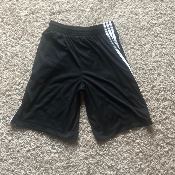 Black and white Adidas shorts - Picture 2 of 2